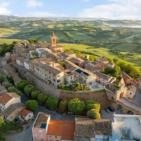 Stadthaus Felix Convivium * Barchi