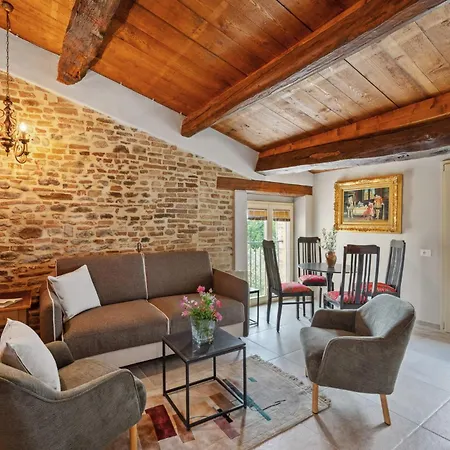 Stadthaus Felix Convivium * Barchi