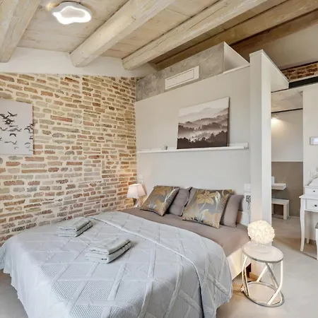 Stadthaus Felix Convivium Villa *