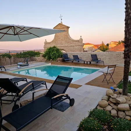 Stadthaus Felix Convivium Villa